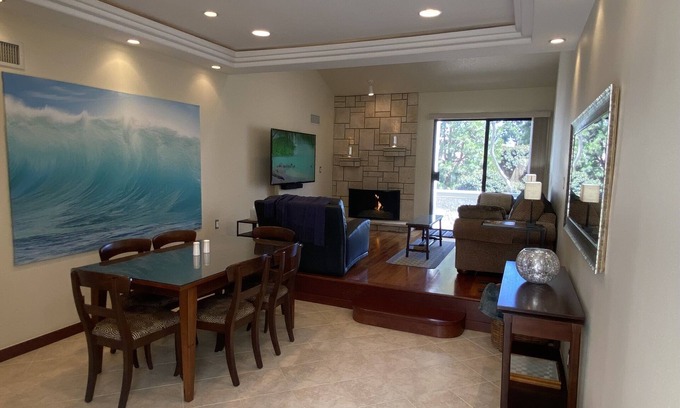 Huntington Beach Condo | Gorgeous 5 Star Spacious Elegant