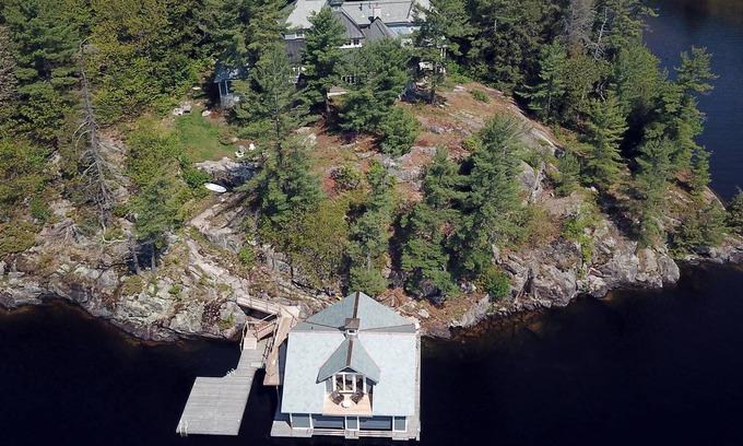 Rosseau Cottage | Gorgeous 6 Bed, 5 Bath Family Cottage on Lake Rosseau with new Boathouse!