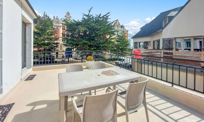 Saint-Lunaire Apartment | Gorgeous apartment in Saint-Lunaire