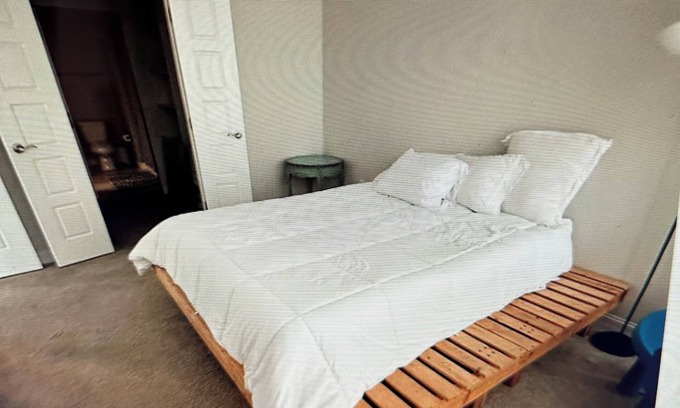 Downtown Indianapolis Apartment | Gorgeous apartment downtown Indy steps from Monument Circle