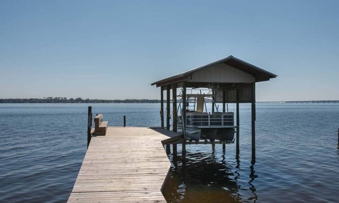 Lillian House | Gorgeous Bay Landing private pool-pet friendly