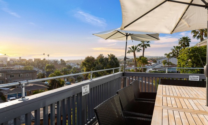 San Clemente Villa | Gorgeous Beach Compound - Glamping, Hot Tub, and Outdoor Movie Nights!