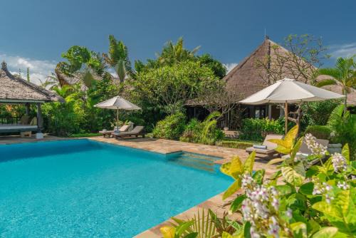 Dencarik Villa | Gorgeous beachfront villa Lovina