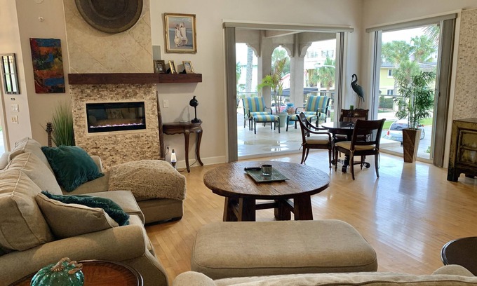 Neptune Beach House | Gorgeous Beachside Home.Best Location! Walk to everything!