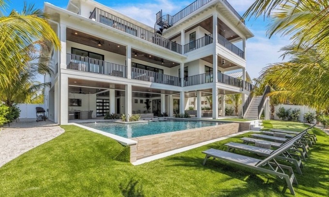 Anna Maria House | Gorgeous canal front home on Anna Maria!