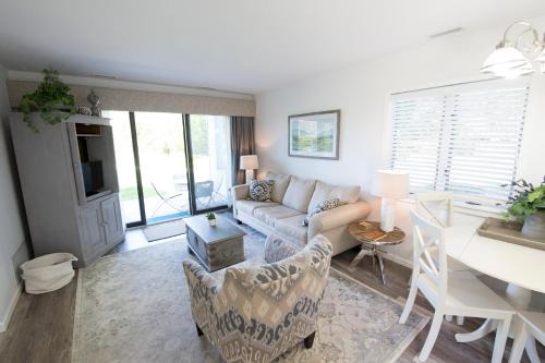 Acme Apartment | Ｇｏｒｇｅｏｕｓ Ｃｈｉｃ Ｂｅａｃｈ Ｆｒｏｎｔ Ｃｏｎｄｏ