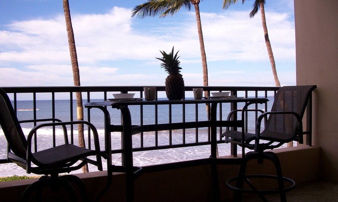 Kihei Condo | Gorgeous Direct Oceanfont Condo SBR #233! Pack your swimsuit we have the rest!