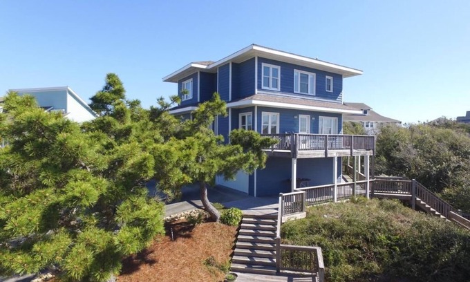 Emerald Isle House | Gorgeous EI home. Book 2 weeks Sept-Dec for 10% off lower off season rates.