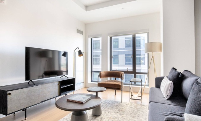 Fenway–Kenmore Apartment | Gorgeous Fenway 1BR w/W/D, Roof & Gym, nr Fenway Park, by Blueground