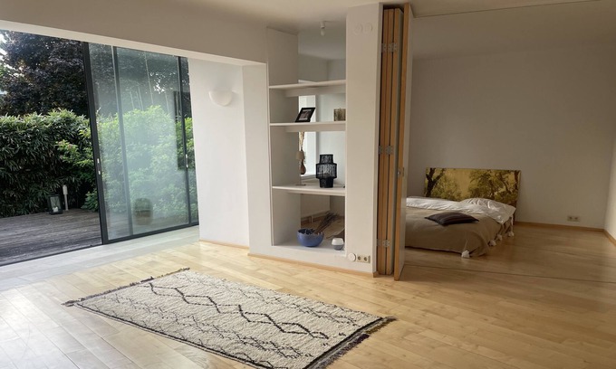 Hietzing Apartment | Gorgeous garden loft with a view