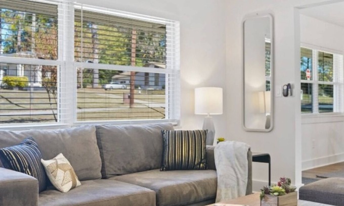 East Side Apartment | Gorgeous Getaway | Renovated Luxury in Great Area