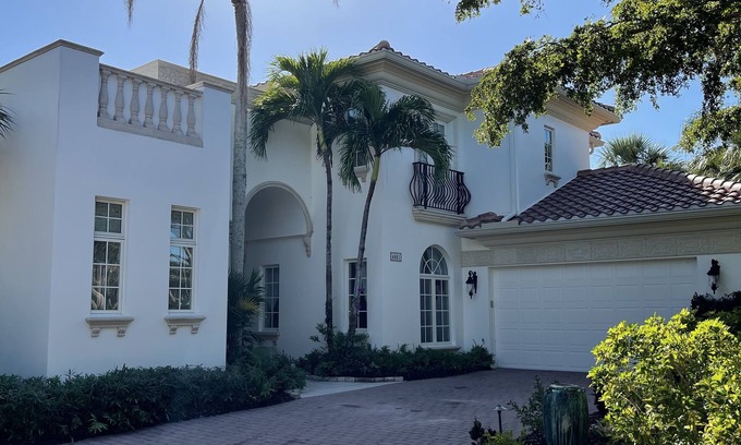 Bonita Springs House | Gorgeous home in Las Palmas within The Colony!