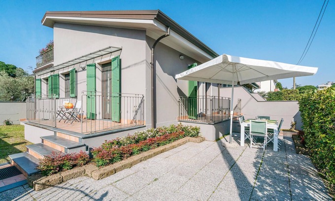 Viareggio House | Gorgeous home in Viareggio LU with WiFi