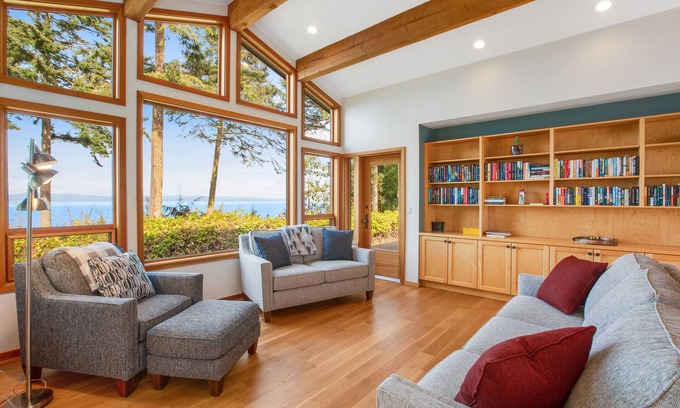 Port Angeles House | Gorgeous home on 10 acres with amazing ocean view