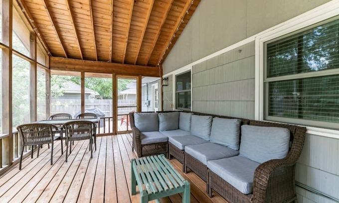 Edina House | Gorgeous l 3 Season Porch l Dry Bar l Fireplace