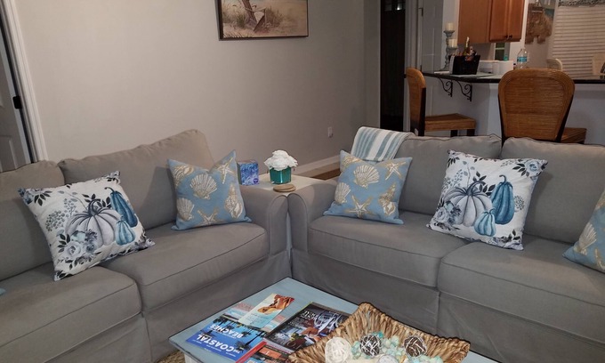 Westside House | Gorgeous Light and Bright home in west Jacksonville