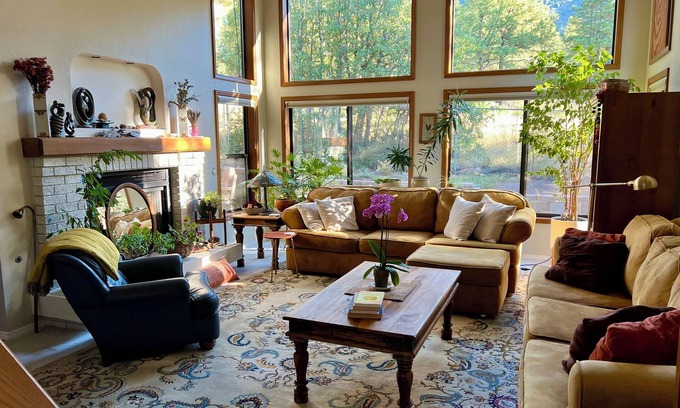 Shadow Mountain House | Gorgeous Mount Elden Retreat with private access to forest trails