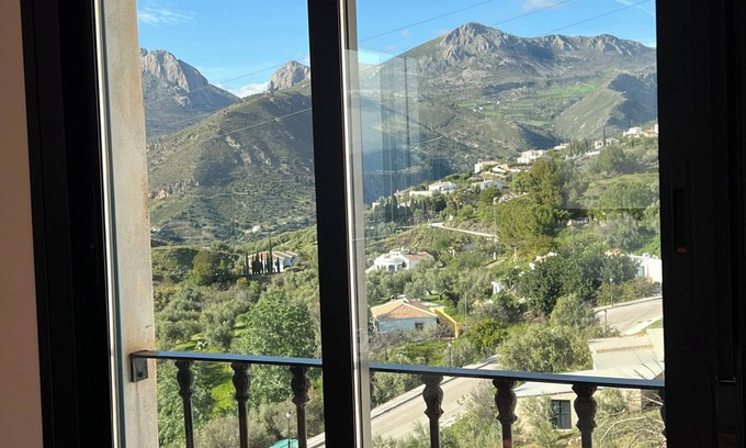 Alcaucin Apartment | Gorgeous Mountain views in Alcaucin