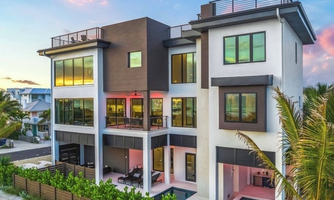 Bradenton Beach House | Gorgeous New Beachfront house! Incredible views and rooftop deck!