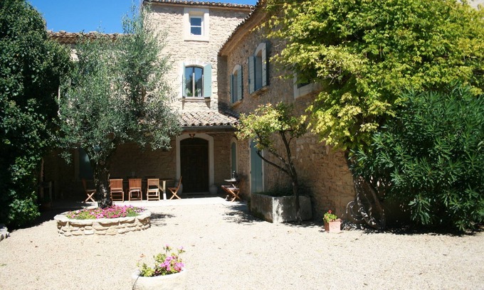 L'Isle-sur-la-Sorgue House | Gorgeous Provence Farmhouse. Sleeps 14 adults 2 ch. Swimming pool & tennis court