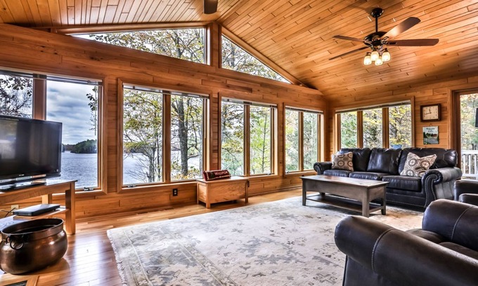 Harshaw House | Gorgeous Private Home w/magnificent lake views!
