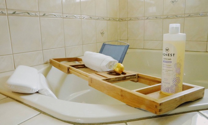 Garden Grove House | Gorgeous private room with hottub private entrance