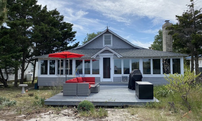 Slaughter Beach Cottage | GORGEOUS, RECENTLY RENOVATED, WATERFRONT COTTAGE