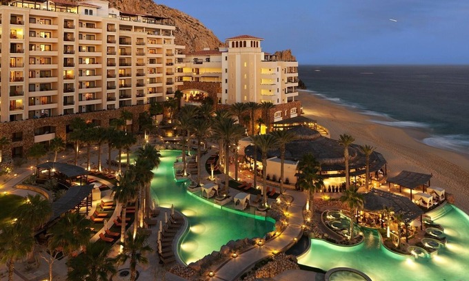 Los Cabos Resort | Gorgeous resort on the tip of Cabo San Lucas. Elegant and fun with all the amenities you could need.