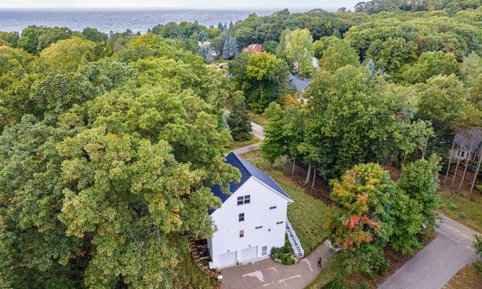 West Olive House | Gorgeous Retreat New Lake Michigan