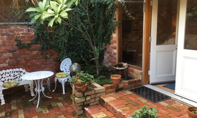 Subiaco House | Gorgeous Subiaco cottage for up to 6