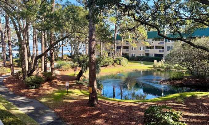 Palmetto Dunes Condo | Gorgeous View and just steps to the Beach!