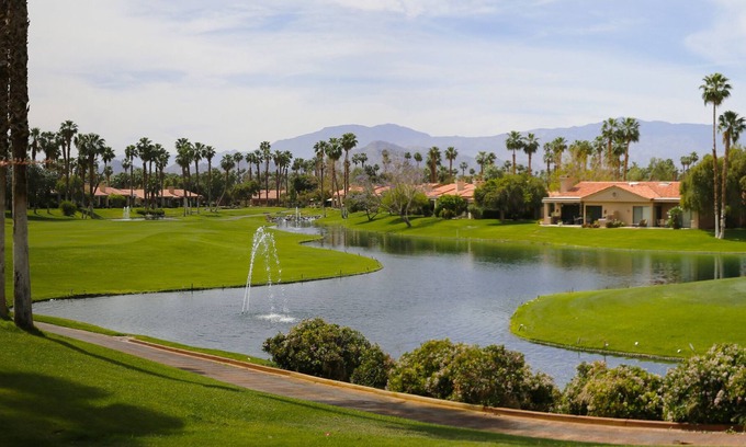 Palm Desert Condo | Gorgeous View! Golf Course Island green w/ Mountains & Water