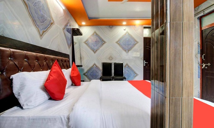 Charbagh Hotel | Goroomgo Krishna Palace Charbagh Lucknow