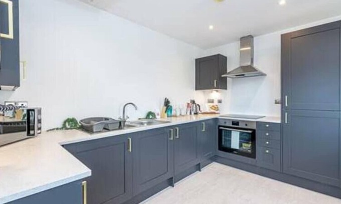 Heswall Apartment | Gospel Heights Top Floor Two Bed