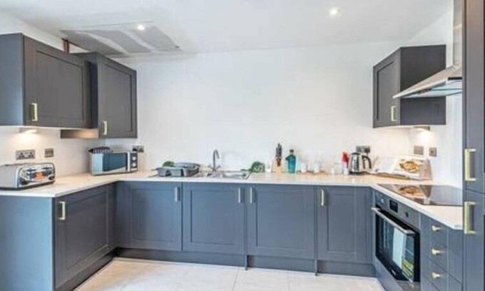 Heswall Apartment | Gospel Heights Two Bed Apt