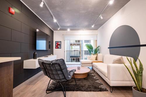 Leuro Apartment | Gotham 2BR by Geko
