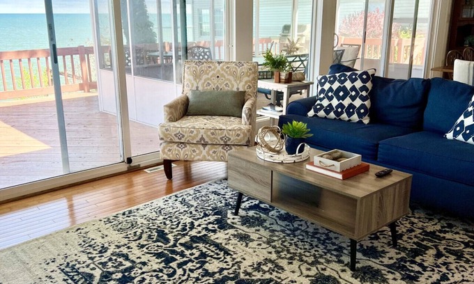 Geneva-on-the-Lake House | GOTL Strip - Private Beach - Lake Erie Views- Sunset Vacation Rentals