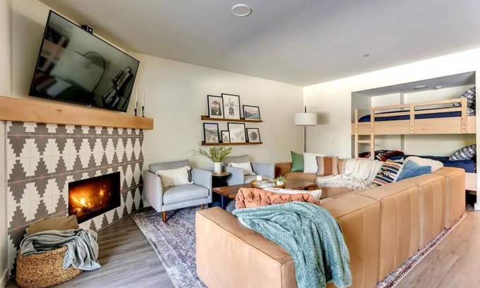 Government Camp Condo | Government Camp Condo: Ski-in/Ski-out, Mountain Views, Walk to Downtown