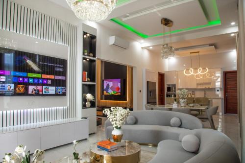 Lusaka Apartment | Gracimor Hyndland Estate