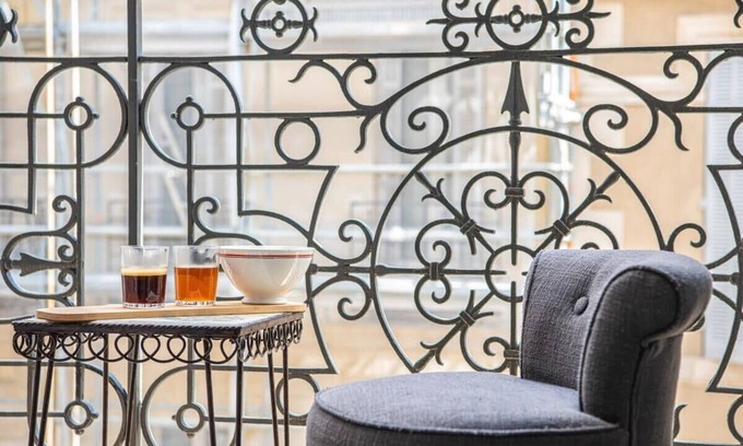 1st Arrondissement Apartment | Grand 2 chambres avec balcon Parc Longchamp