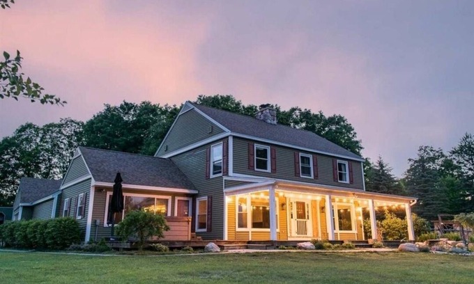 Harbor Springs House | Grand 4BR Modern Farmhouse┃Harbor Springs Ski/Golf