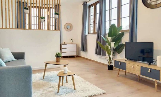 Saint-Quentin Apartment | Grand Appart moderne gare 4pers Wifi