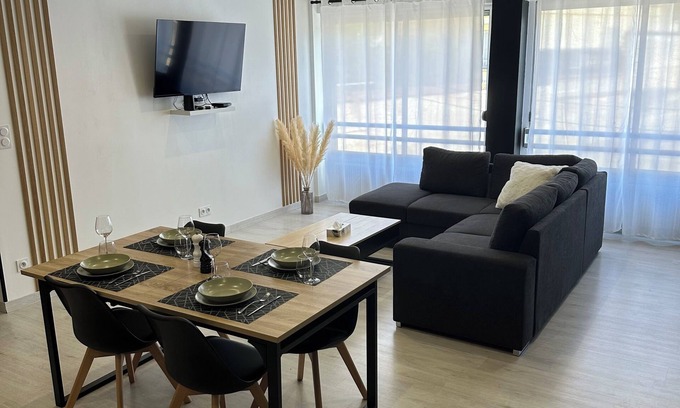 Roanne Apartment | Grand Appartement de 60m Carré Roanne Centre