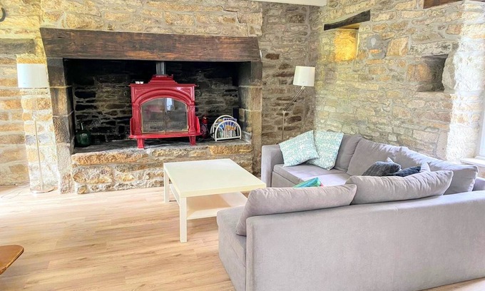 Pouldreuzic House | Grand gite du domaine de La Pommeraie -5mins beach