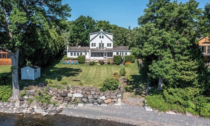 Grand Isle House | Grand Isle Lakehouse with Hot Tub