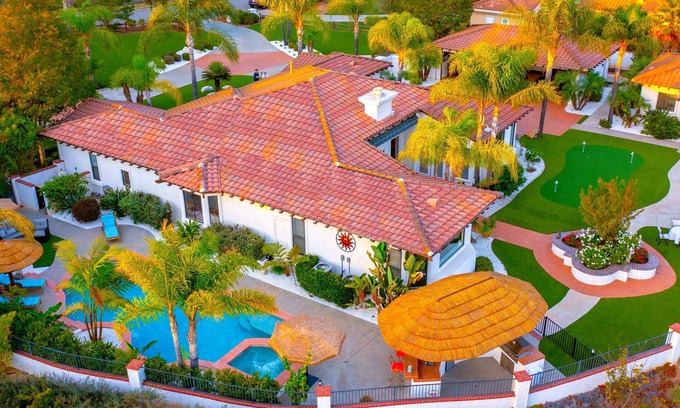Fallbrook Villa | Grand Lux II - Luxury Resort Pool Villa - Close to Wineries, Beaches, Temecula