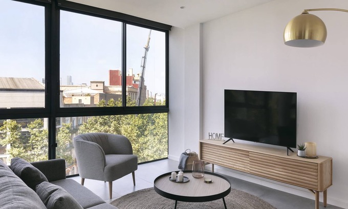 El Parc i la Llacuna del Poblenou Apartment | Grand Oasis | Bright 2 Bedroom in Poble Nou