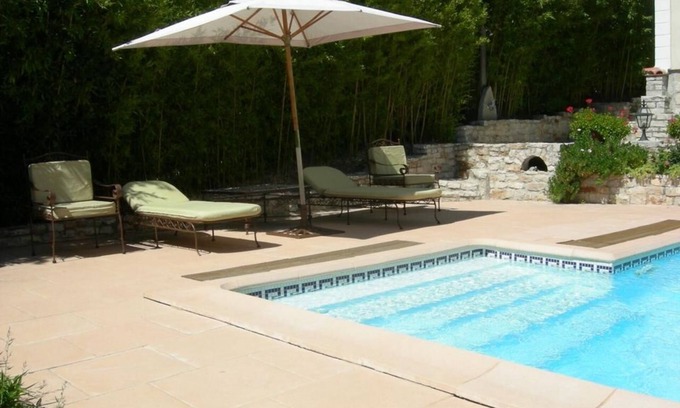 Carnoux-en-Provence Apartment | Grand studio "Cassis Calanques" with Garden & Pool