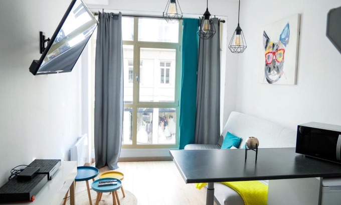 Saint-Quentin Apartment | Grand studio hyper centre de Saint Quentin