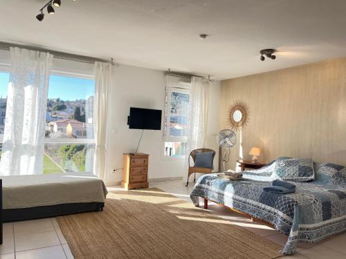 Manosque Apartment | Grand studio Manosque face lycée international et hôpital, Cadarache-Iter